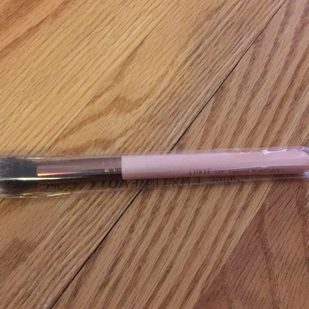 LUXI BEAUTY BRUSH
